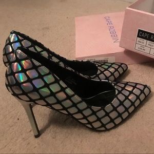Gorgeous Hologram netted pointy heels
